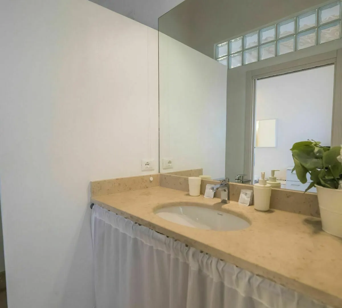 ** Aparthotel Academia Residence Bergamo Italy